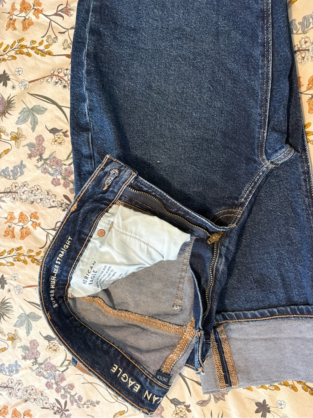 American Eagle Outfitters women’s Indigo Straight Jeans